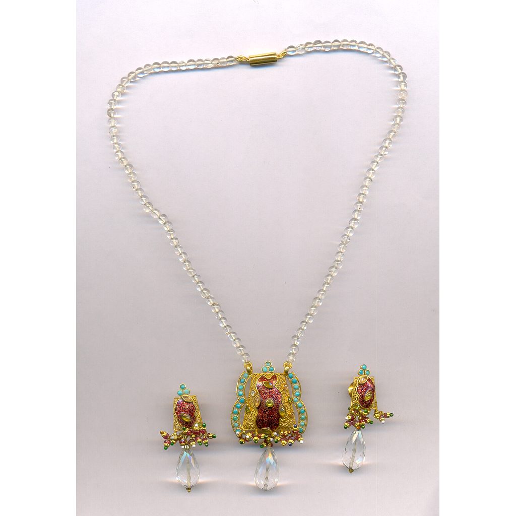GOLD HALF SET PENDENT ANTIQUE EXCLUSIVE