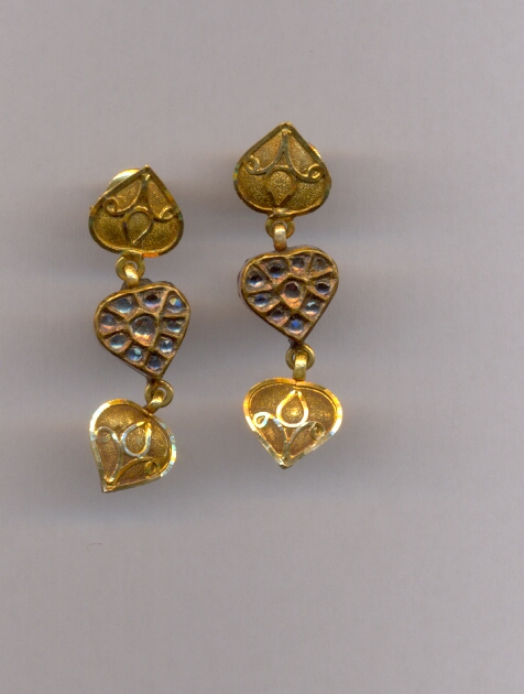 GOLD HANGING ANTIQUE