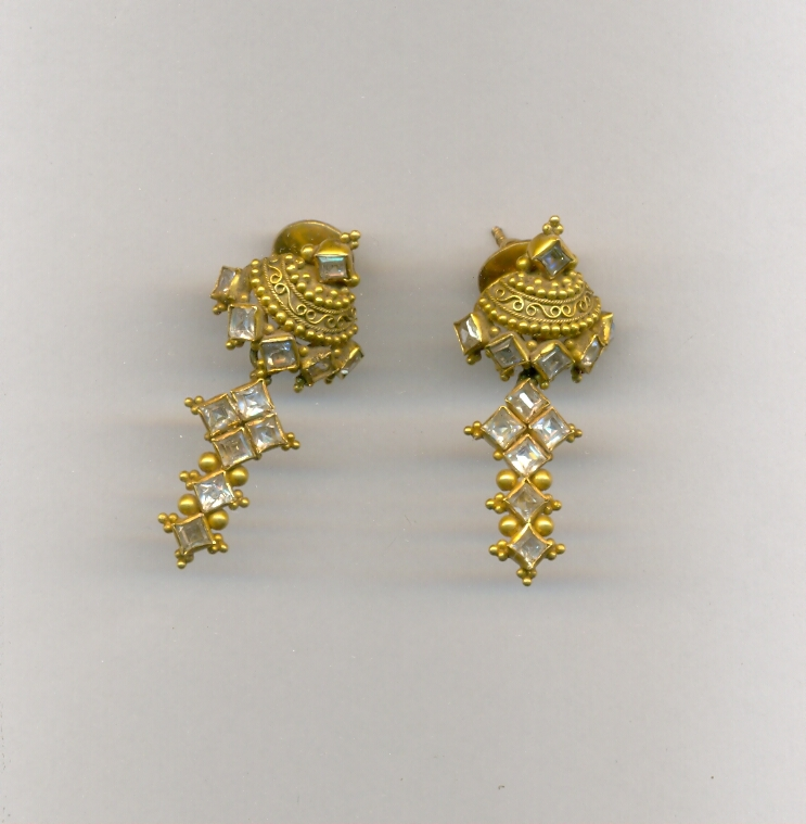 GOLD HANGING ANTIQUE