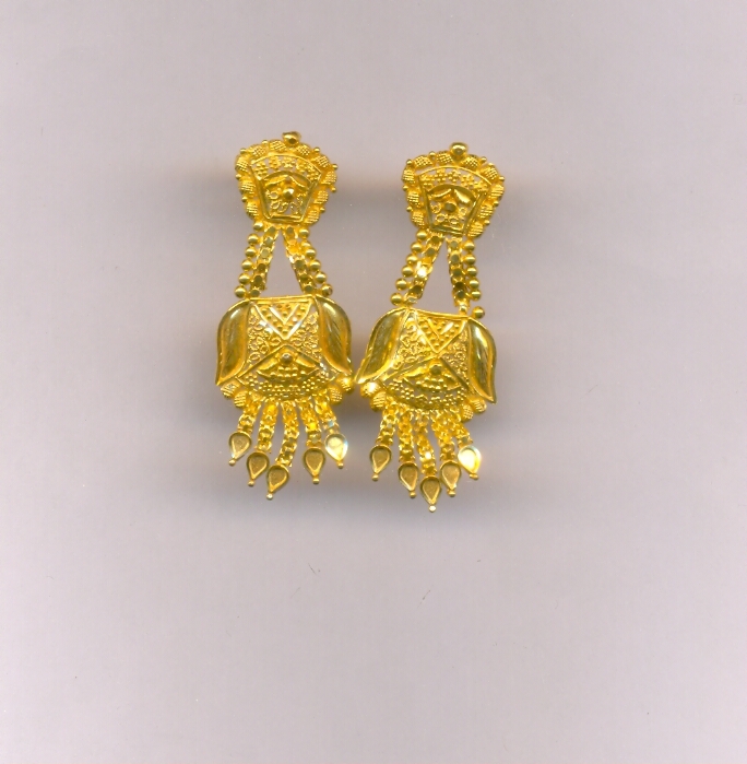 GOLD HANGING PLAIN