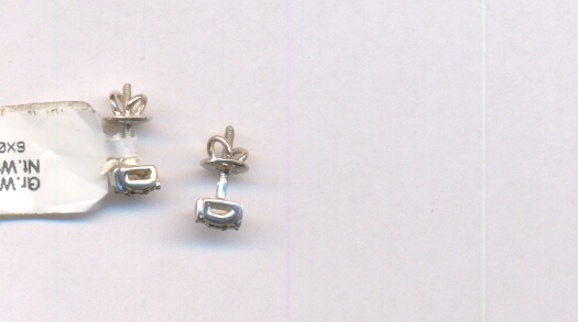 PLATINUM EARRING EXCLUSIVE