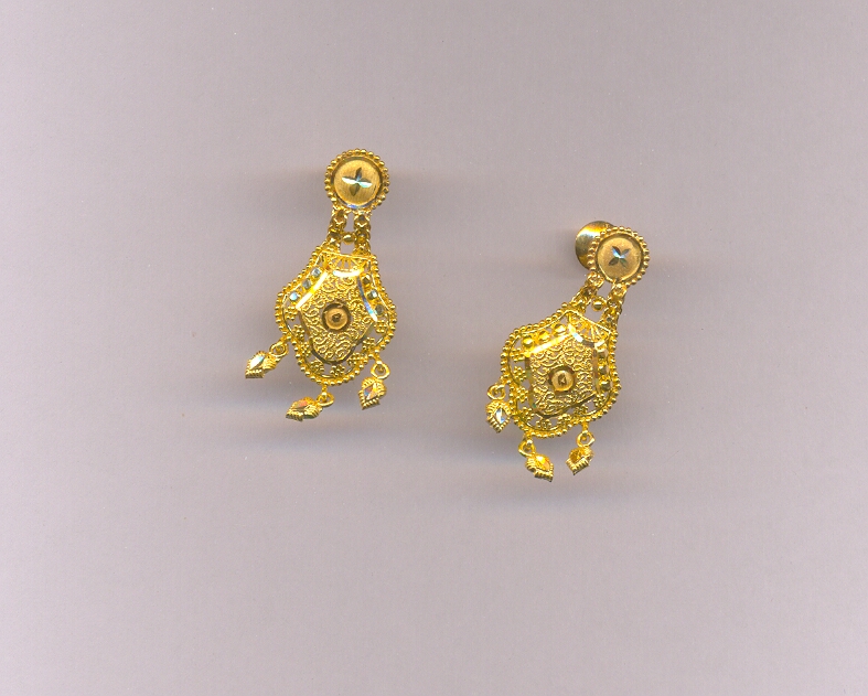 GOLD EARHANGINGS