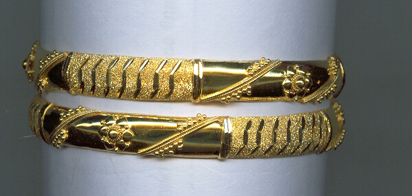 GOLD BANGLE