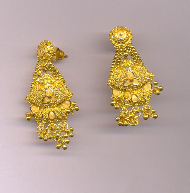 GOLD EARHANGINGS