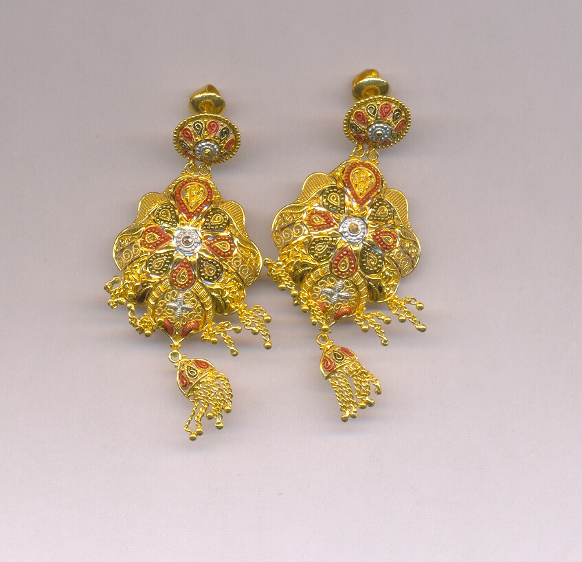 GOLD EARHANGINGS