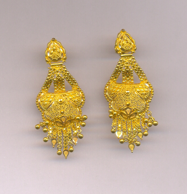 GOLD EARHANGINGS
