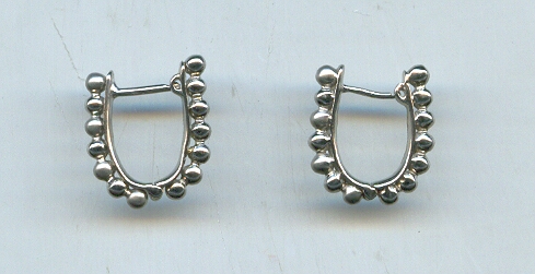 PLATINUM EARRING
