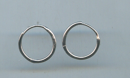 PLATINUM EARRING