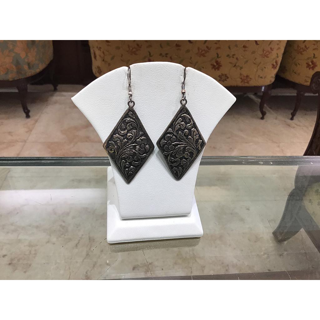 SILVER EARHANGING
