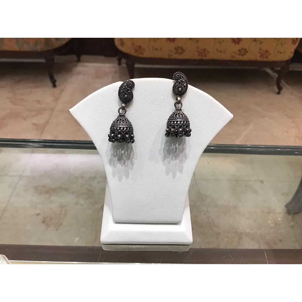 SILVER EARHANGING