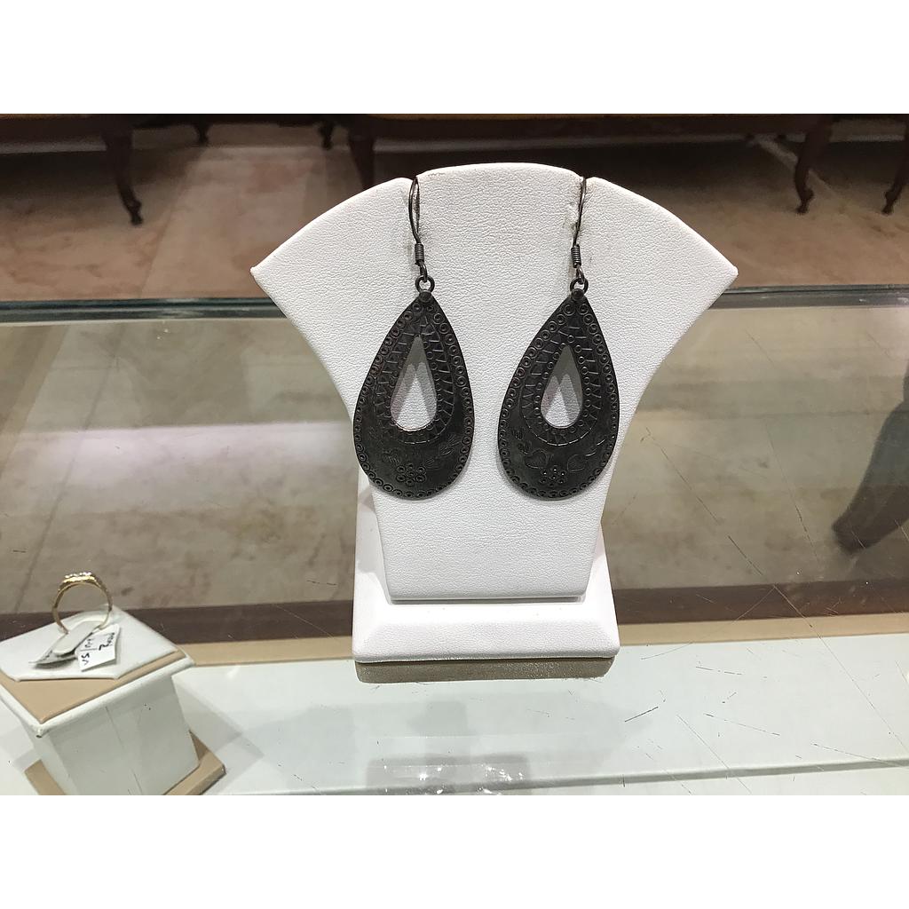 SILVER EARHANGING