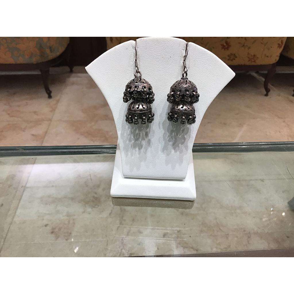 SILVER EARHANGING
